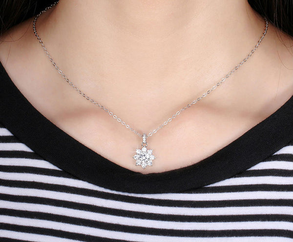 Silver Crystal Snowflake Pendants Necklace